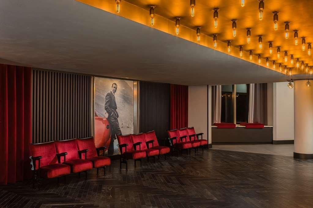 Radisson Red Hotel London Heathrow מראה פנימי תמונה
