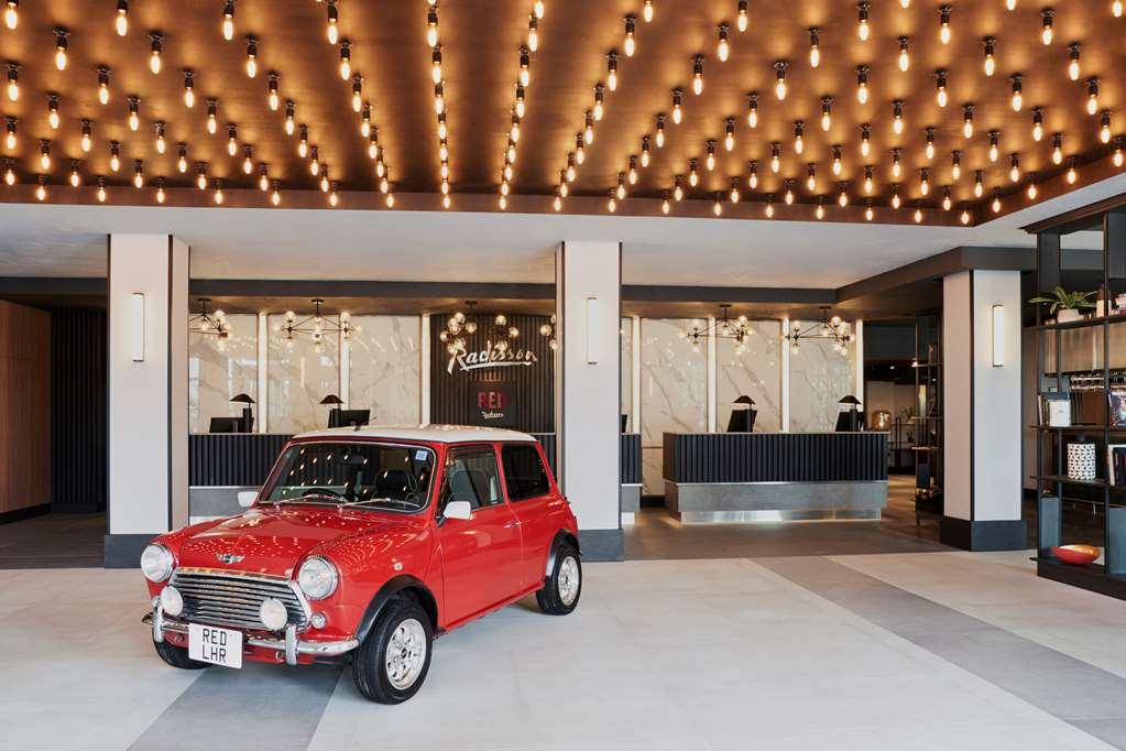 Radisson Red Hotel London Heathrow מראה פנימי תמונה