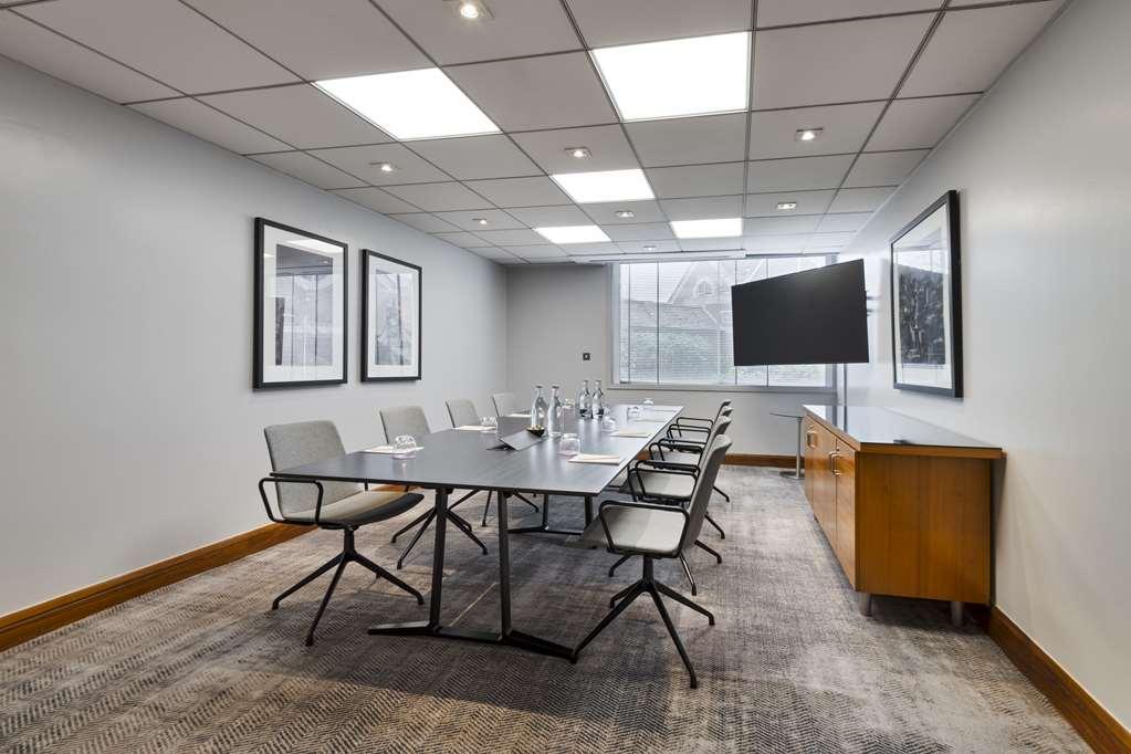 Radisson Red Hotel London Heathrow מתקנים תמונה